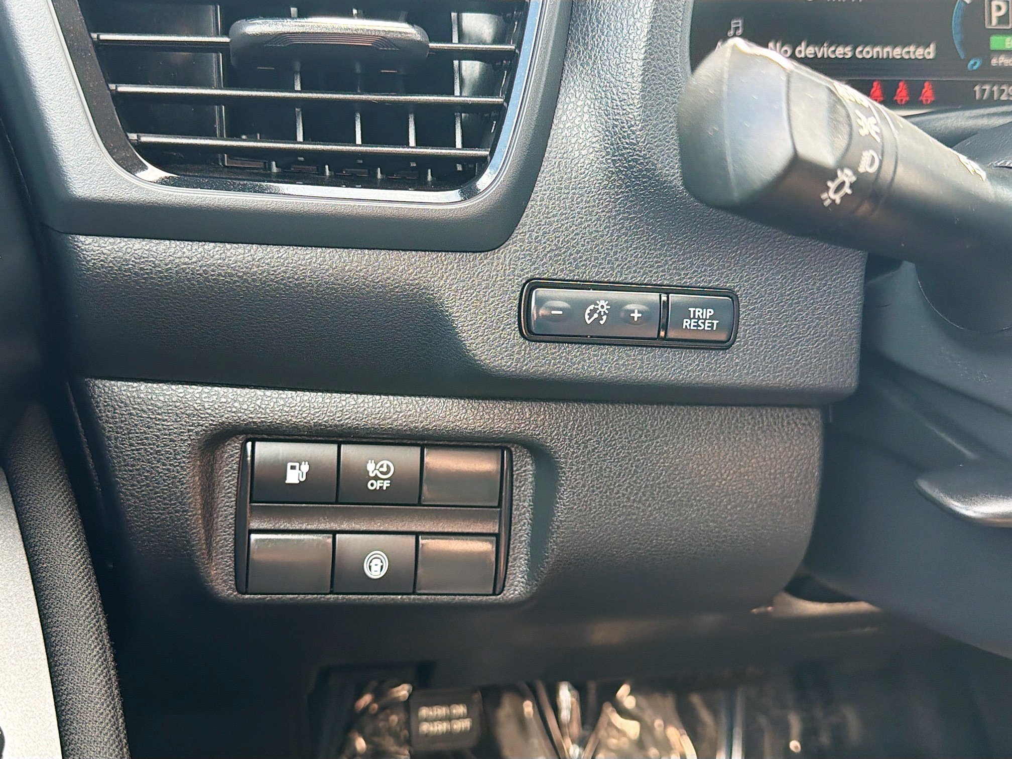 Used 2025 Nissan Leaf S FWD image 17