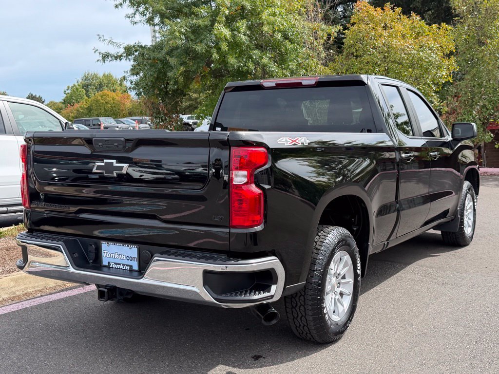 Used 2023 Chevrolet Silverado 1500 LT w/ LPO, Dark Essentials Package AWD/4WD image 7