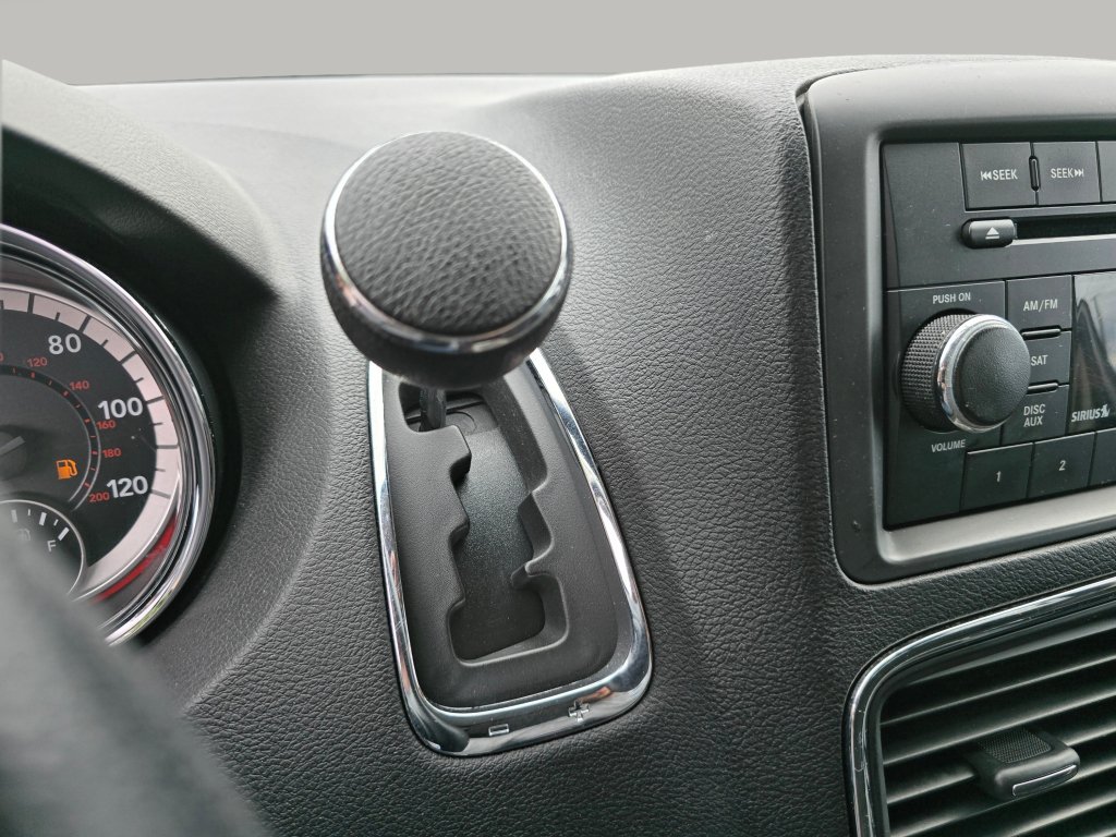 Used 2016 Dodge Grand Caravan SXT FWD image 10