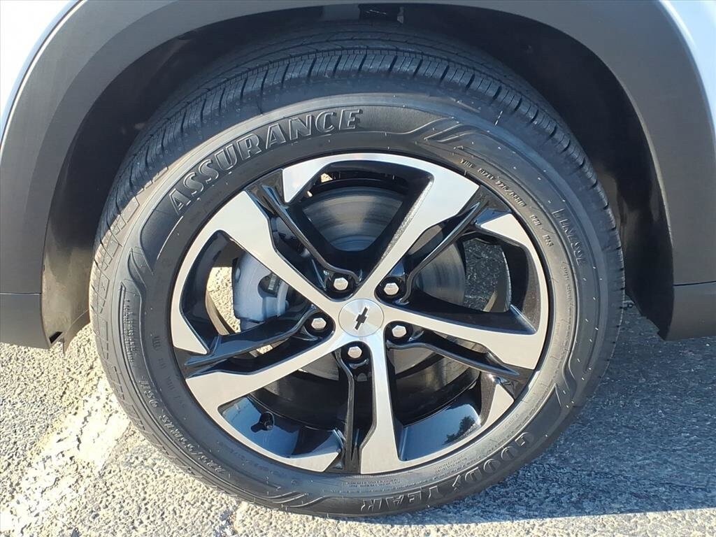 New 2026 Chevrolet Trax RS w/ Driver Confidence Package FWD image 11