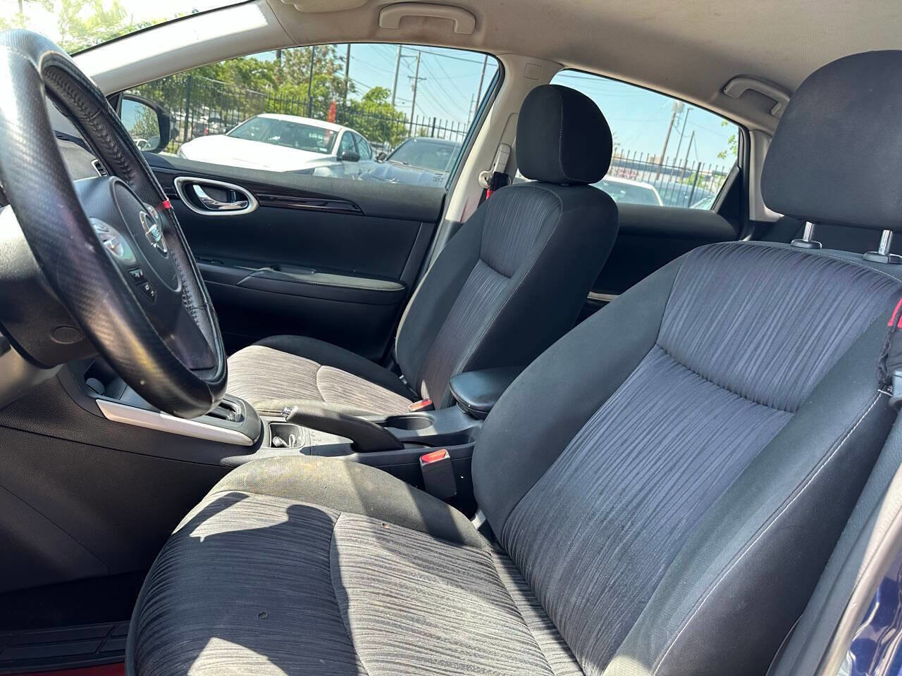 Used 2019 Nissan Sentra SV FWD image 11