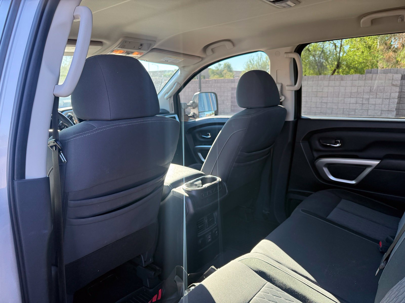 Used 2020 Nissan Titan SV w/ SV Convenience Package RWD image 12