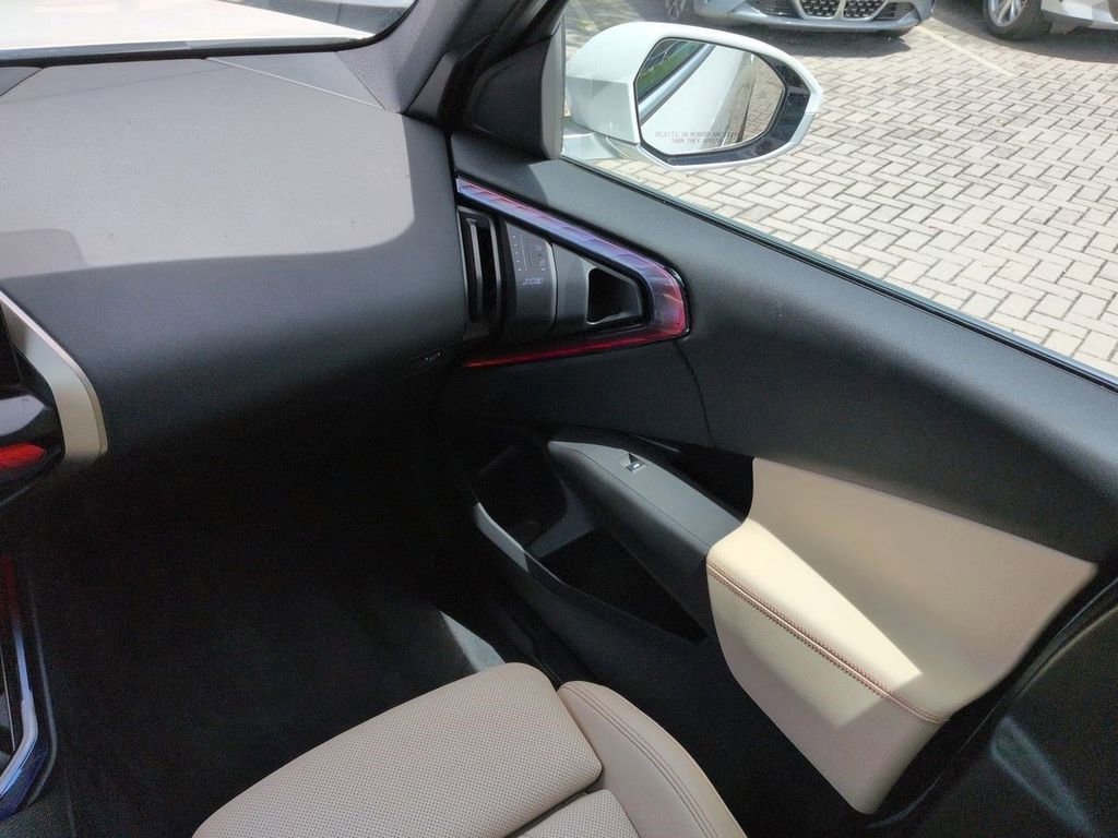 New 2025 BMW X3 xDrive30i w/ Convenience Package image 17