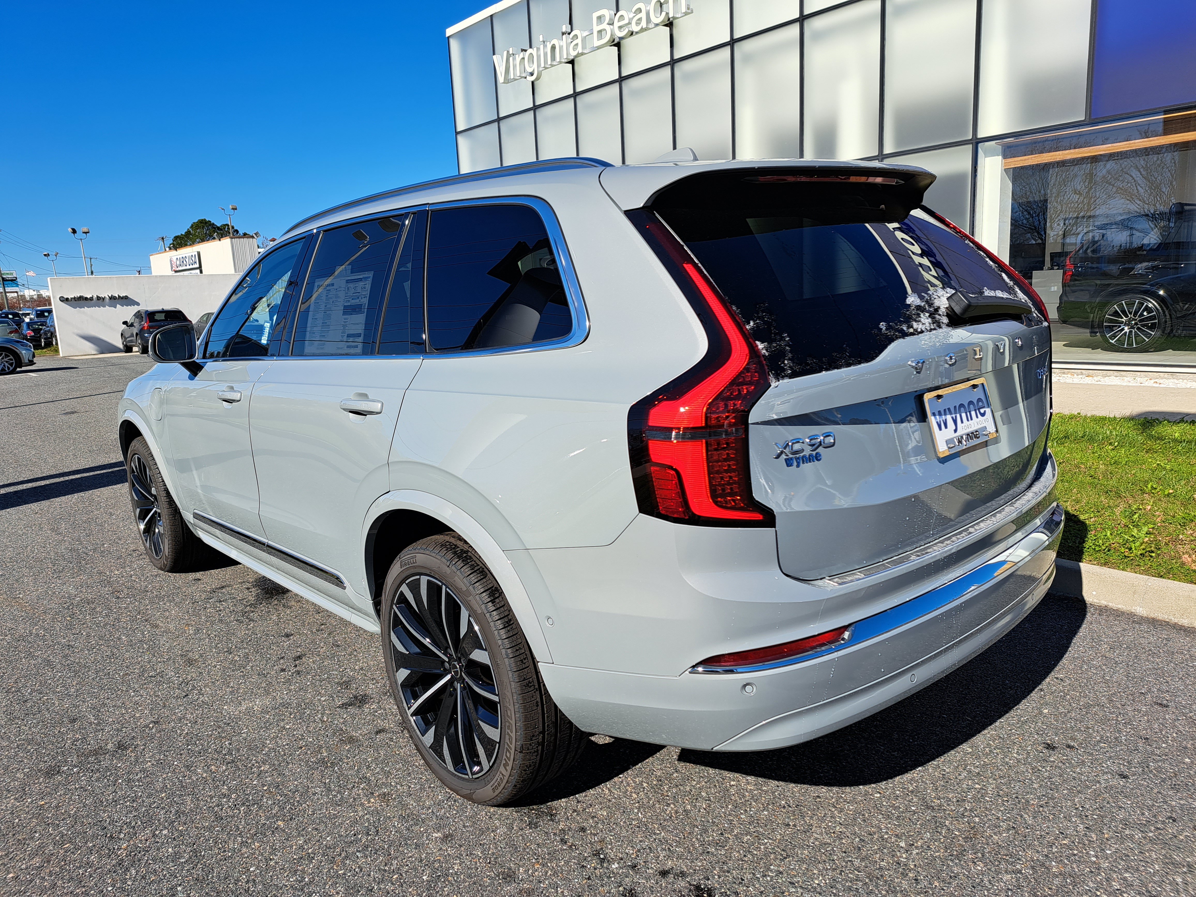 New 2026 Volvo XC90 T8 Plus w/ Protection Package Premier AWD/4WD image 4