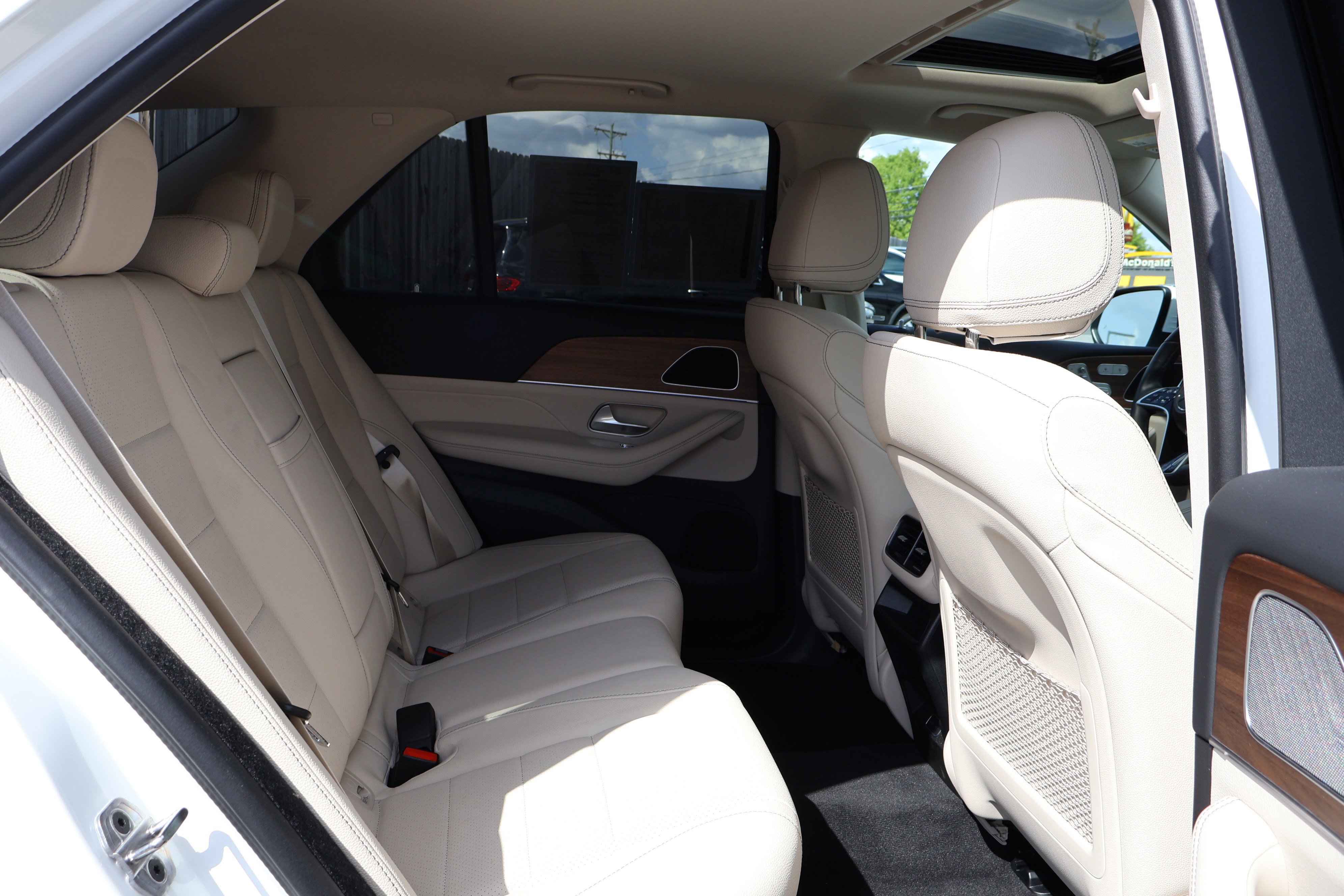 Certified 2025 Mercedes-Benz GLE 450e 4MATIC image 24