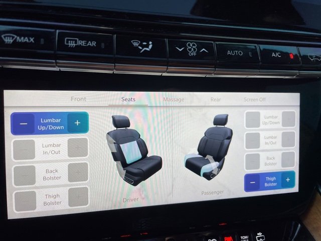 Used 2023 Jeep Grand Wagoneer Series III image 12