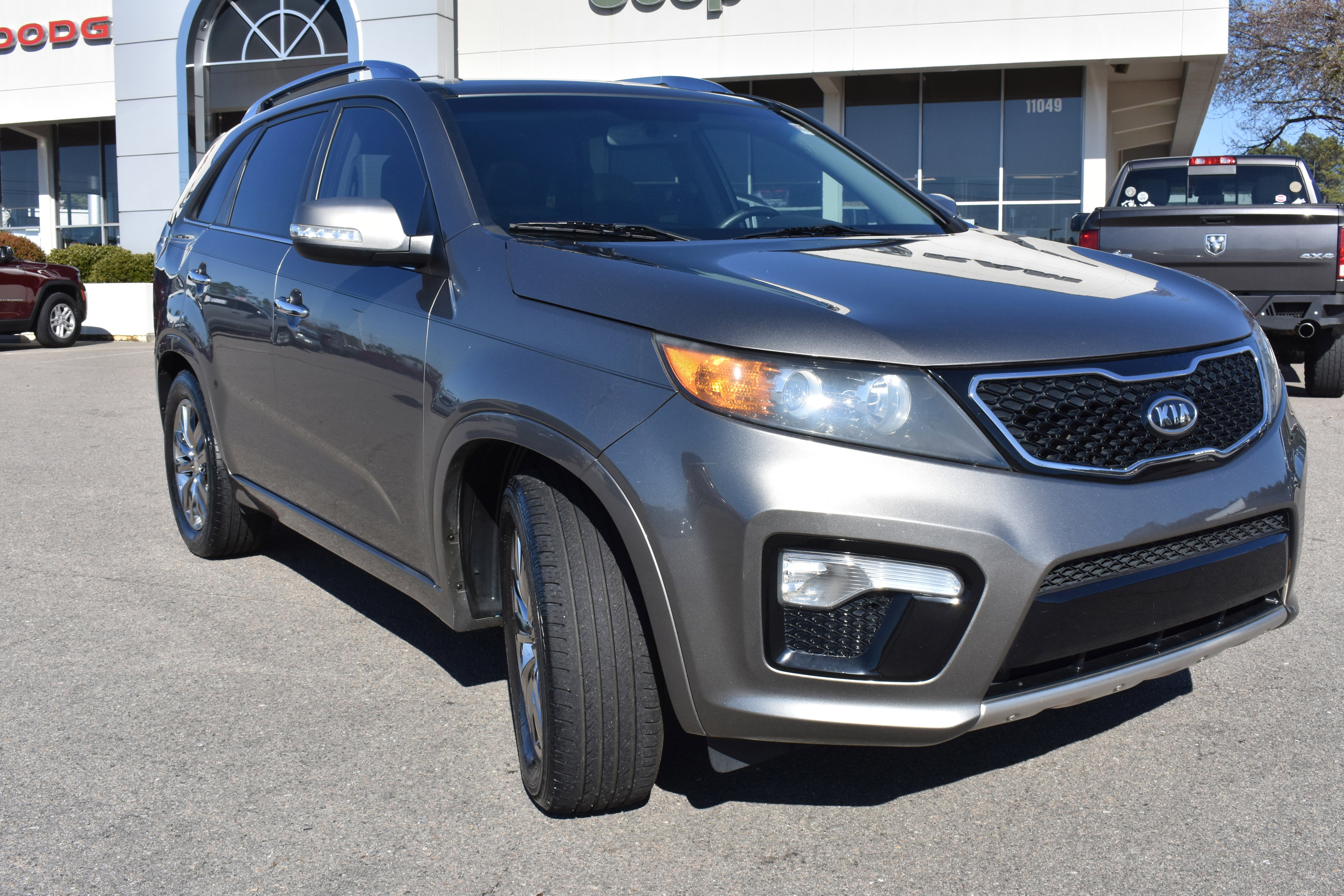 Used 2013 Kia Sorento SX w/ SX Premium Pkg image 3