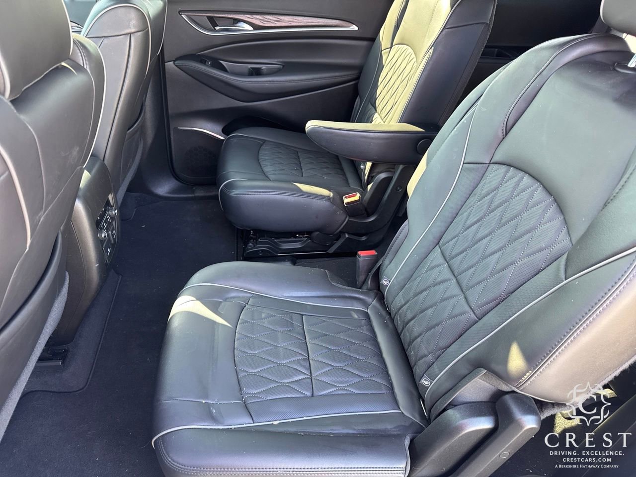 Used 2023 Buick Enclave Avenir image 25