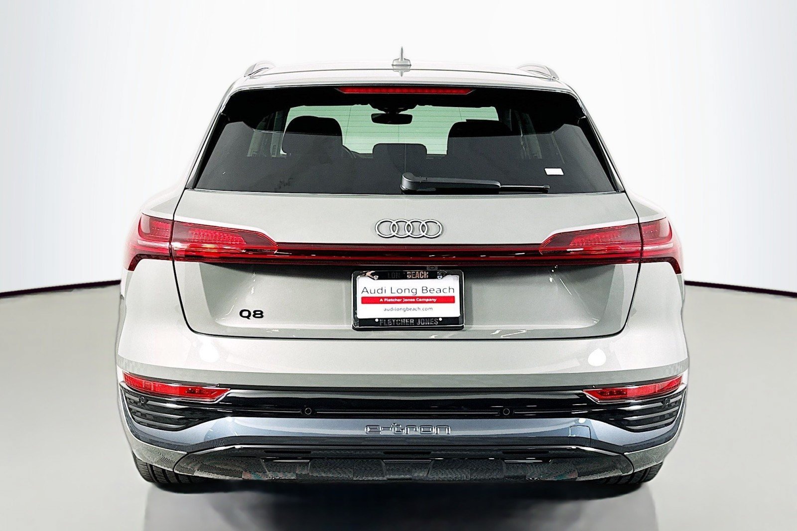 Used 2024 Audi Q8 e-tron Premium AWD/4WD image 3
