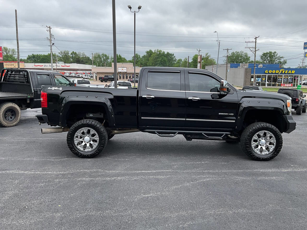 Used 2015 GMC Sierra 2500 SLT w/ Duramax Plus Package image 6