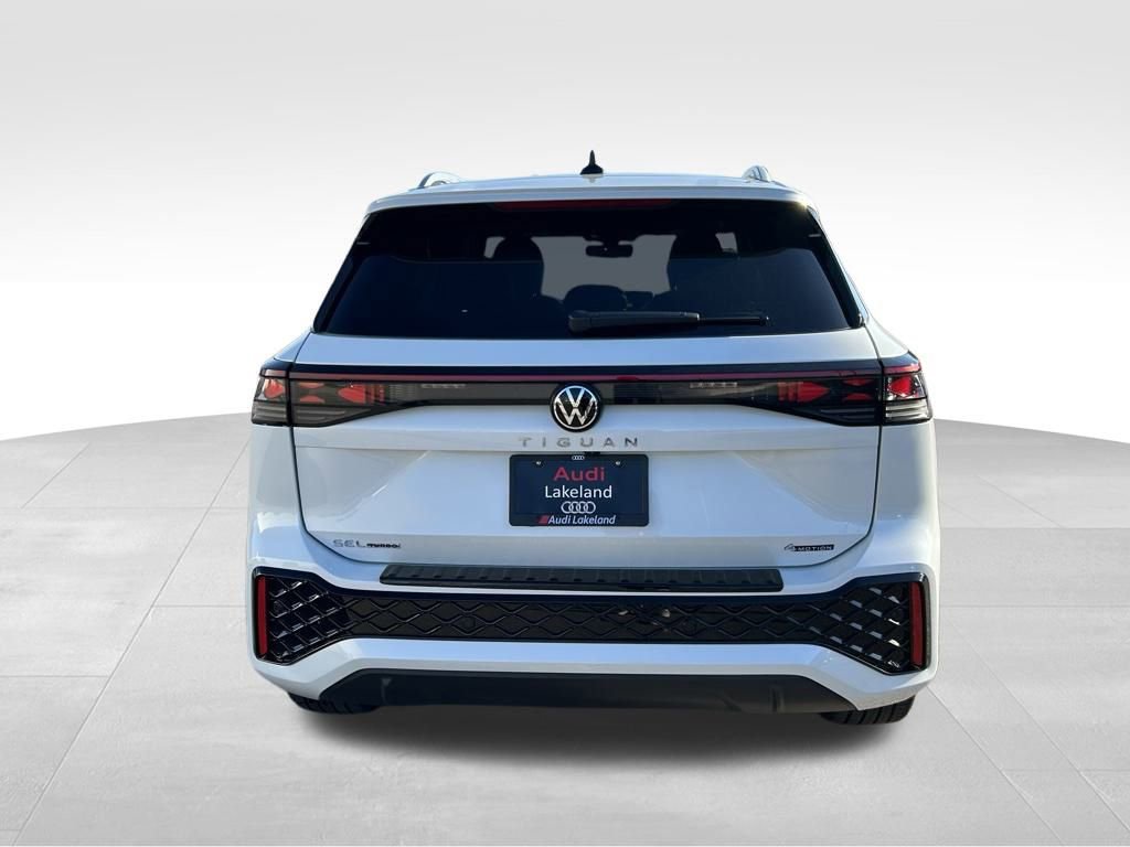 Used 2026 Volkswagen Tiguan SEL R-Line image 4