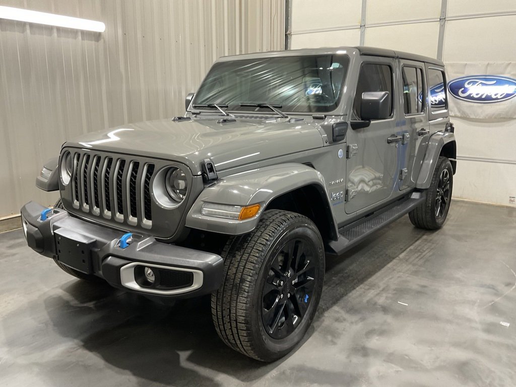 Used 2023 Jeep Wrangler Unlimited Sahara w/ Cold Weather Group image 3