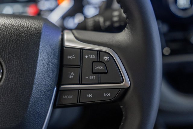 New 2025 Toyota Highlander XLE image 29