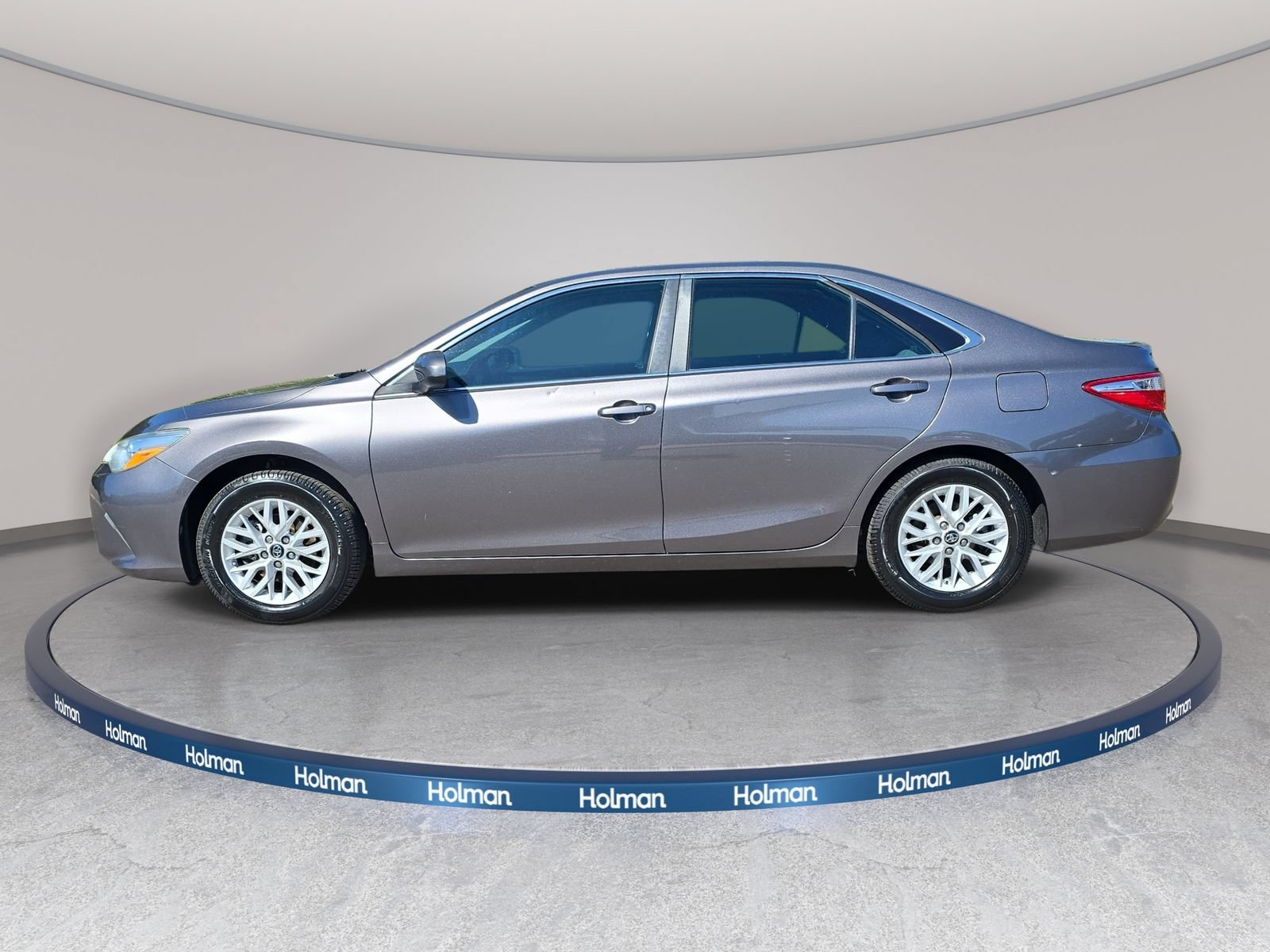 Used 2017 Toyota Camry LE FWD image 9