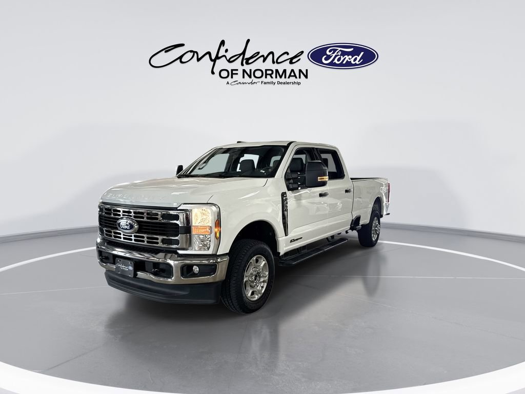 Used 2026 Ford F350 XLT AWD/4WD image 3