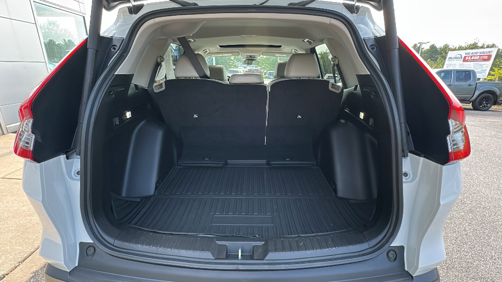 Used 2023 Honda CR-V EX-L image 6