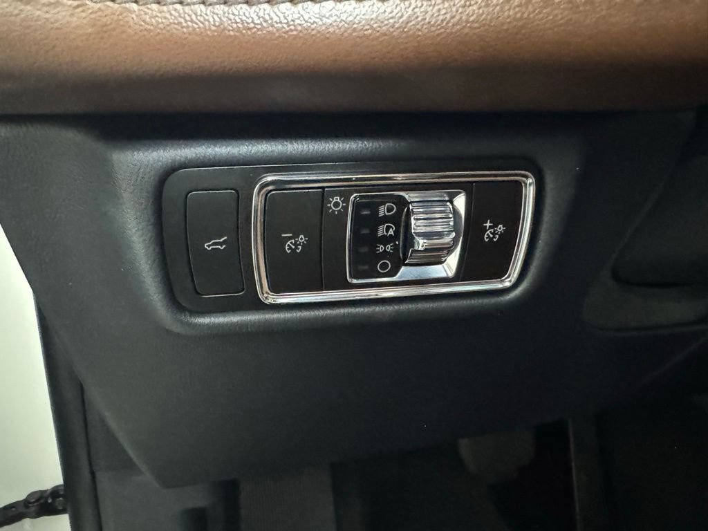 Certified 2025 Lincoln Aviator Reserve w/ Jet Appearance Package AWD/4WD image 35