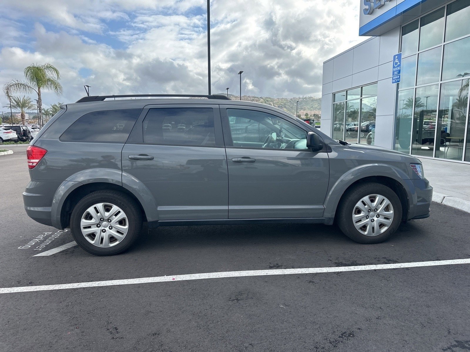 Used 2019 Dodge Journey SE image 5