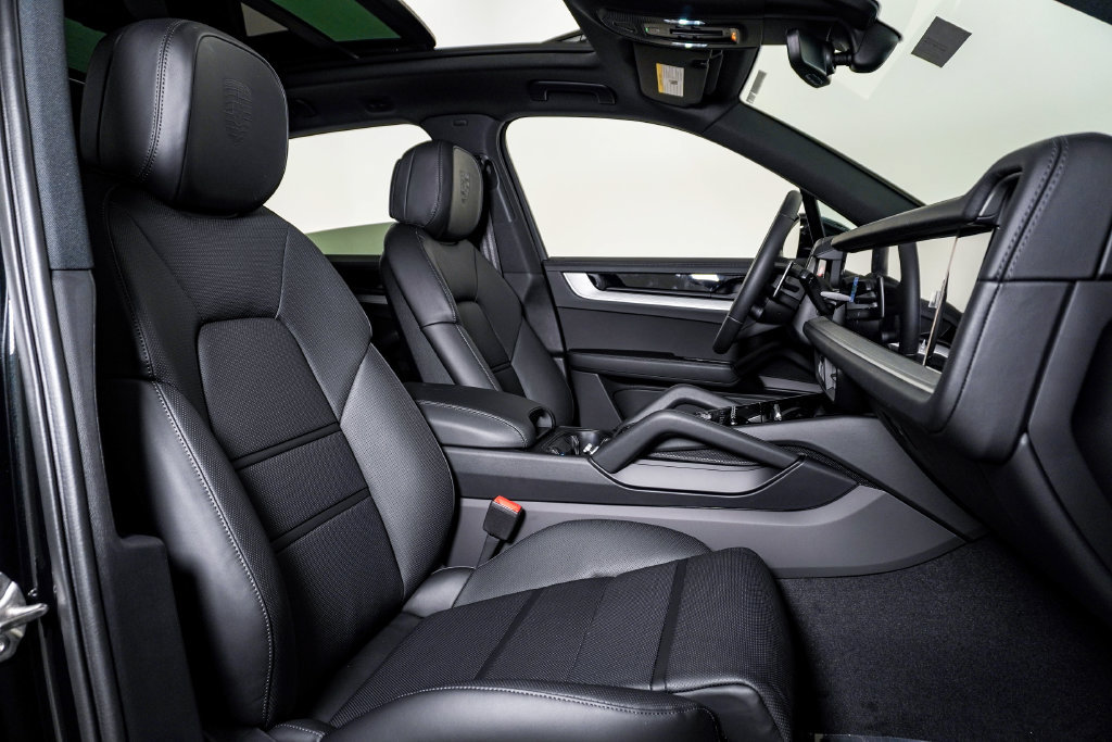 New 2026 Porsche Cayenne S AWD/4WD image 15