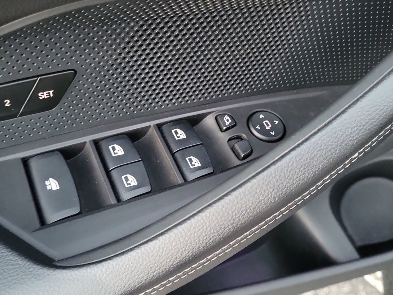 Used 2022 BMW 430i Convertible image 16