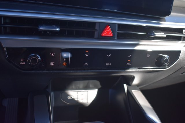 New 2026 Kia Sorento LX FWD image 25