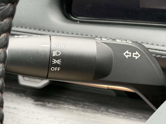 Used 2023 Nissan Ariya FWD image 24