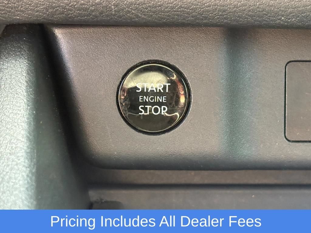 Used 2025 Nissan Rogue SV AWD/4WD image 14