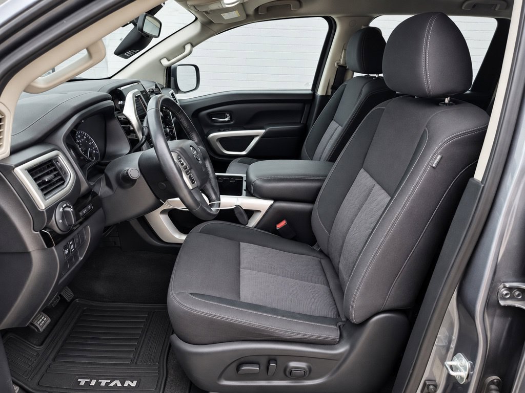 Used 2020 Nissan Titan SV w/ SV Convenience Package RWD image 7