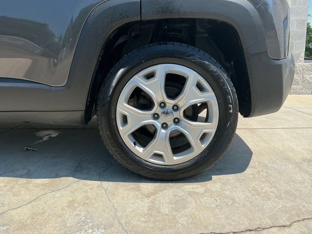 Used 2016 Jeep Renegade Limited AWD/4WD image 28