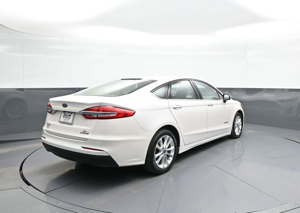 Used 2019 Ford Fusion SE FWD image 6