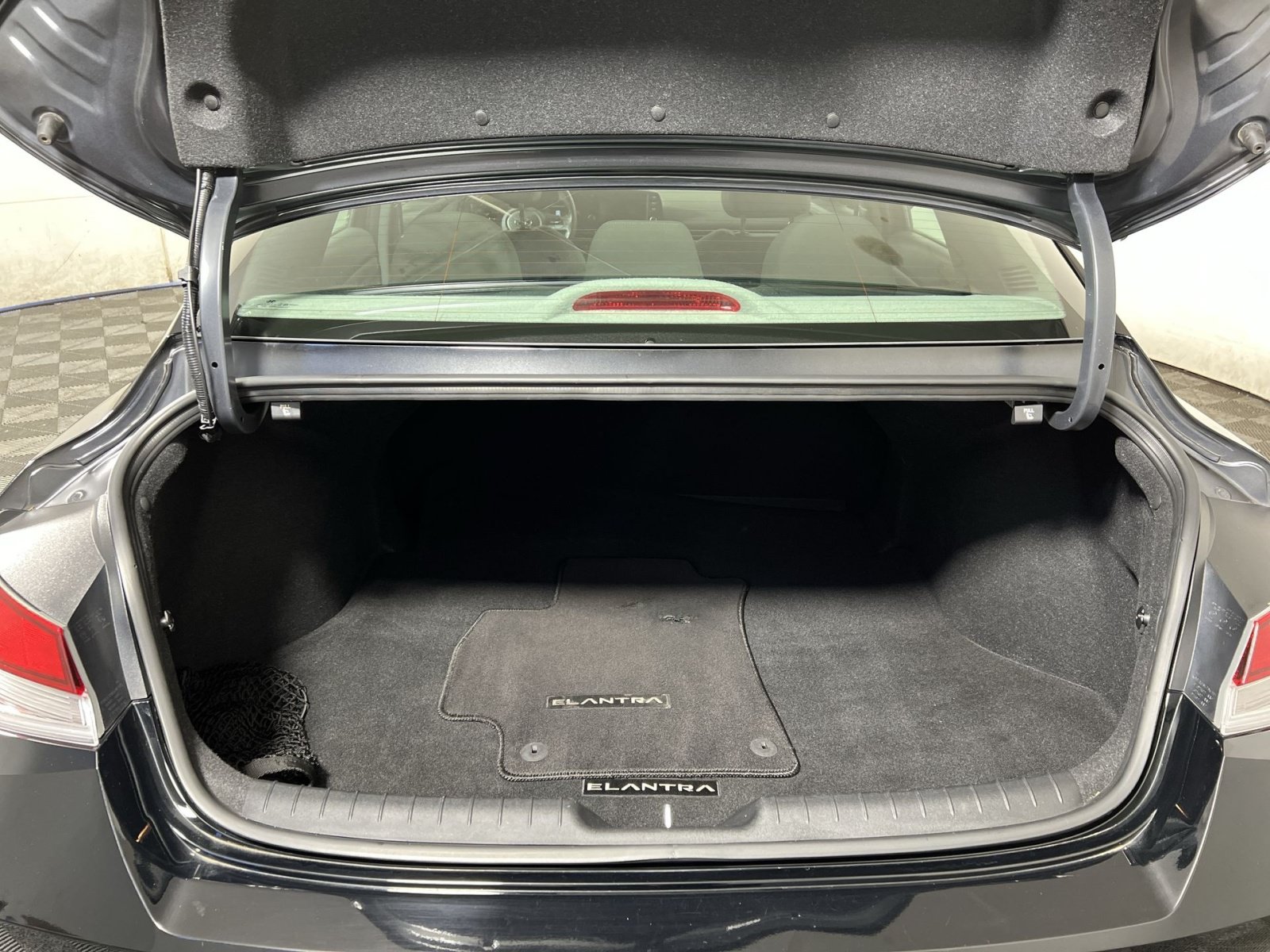 Used 2023 Hyundai Elantra SEL w/ Cargo Package FWD image 24