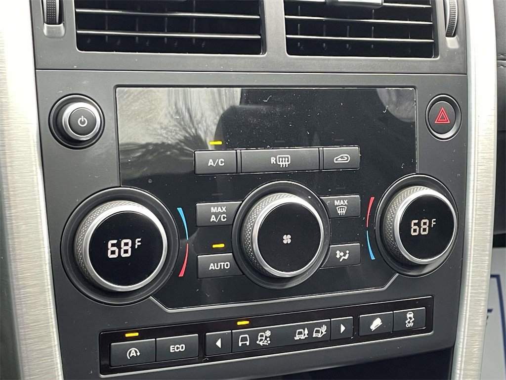 Used 2015 Land Rover Discovery Sport HSE image 29