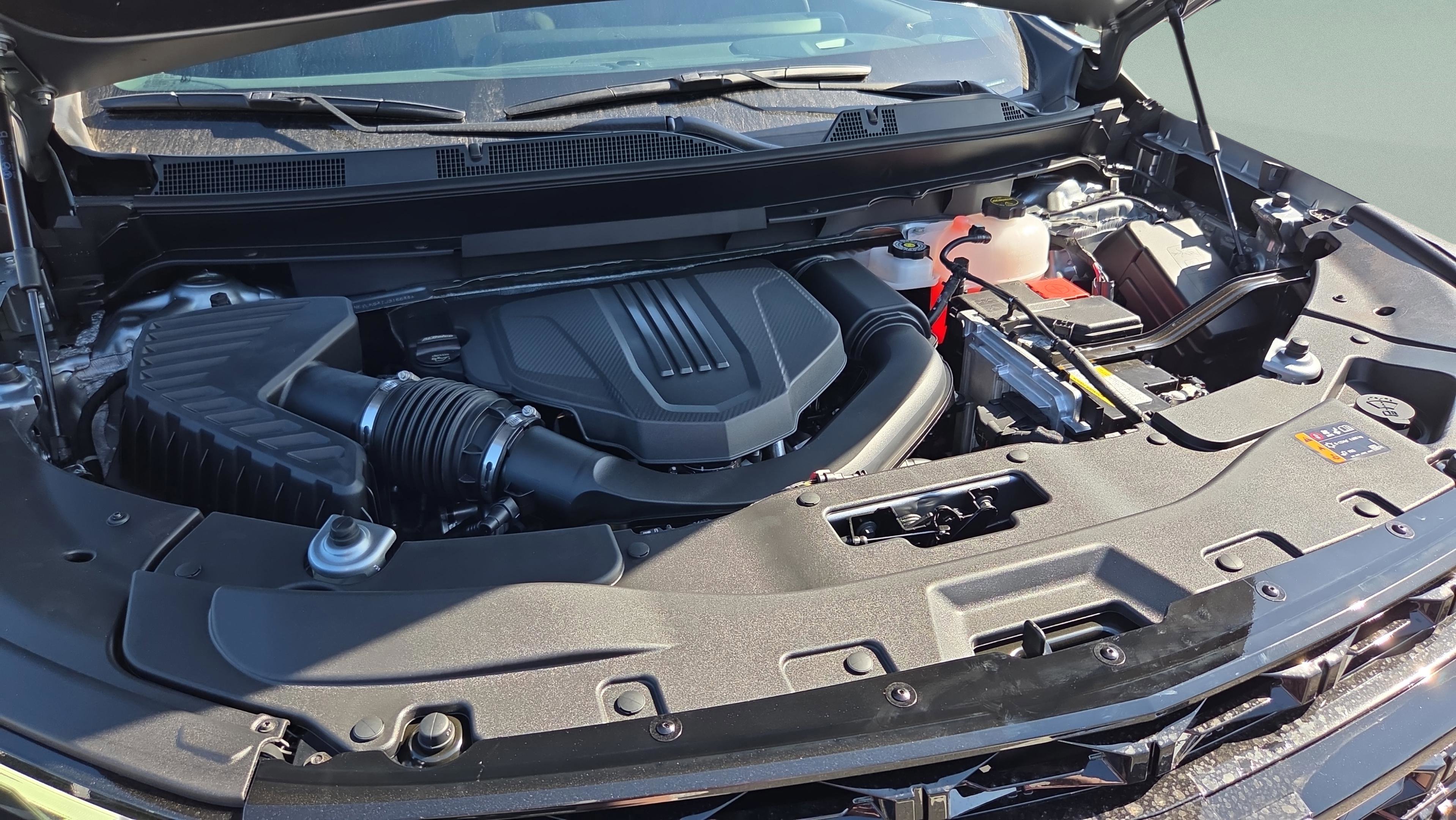 New 2026 Chevrolet Traverse RS w/ LPO, Floor Liner Package AWD/4WD image 18