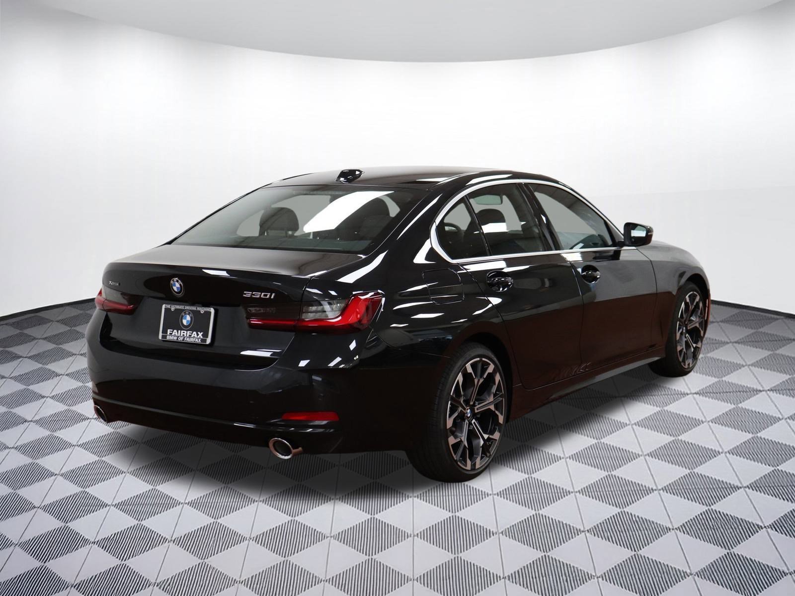 Used 2025 BMW 330i xDrive Sedan w/ Premium Package image 5