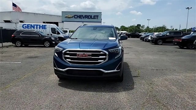 Certified 2020 GMC Terrain SLT w/ Preferred Package image 3