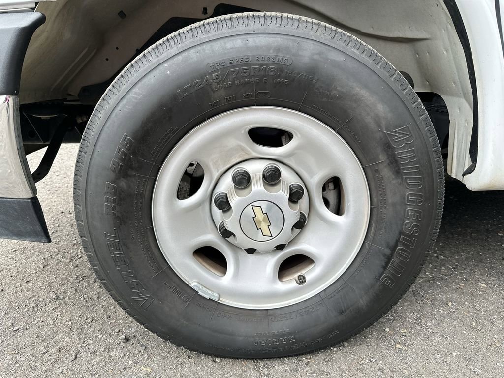 Used 2024 Chevrolet Express 2500 w/ Driver Convenience Package image 19