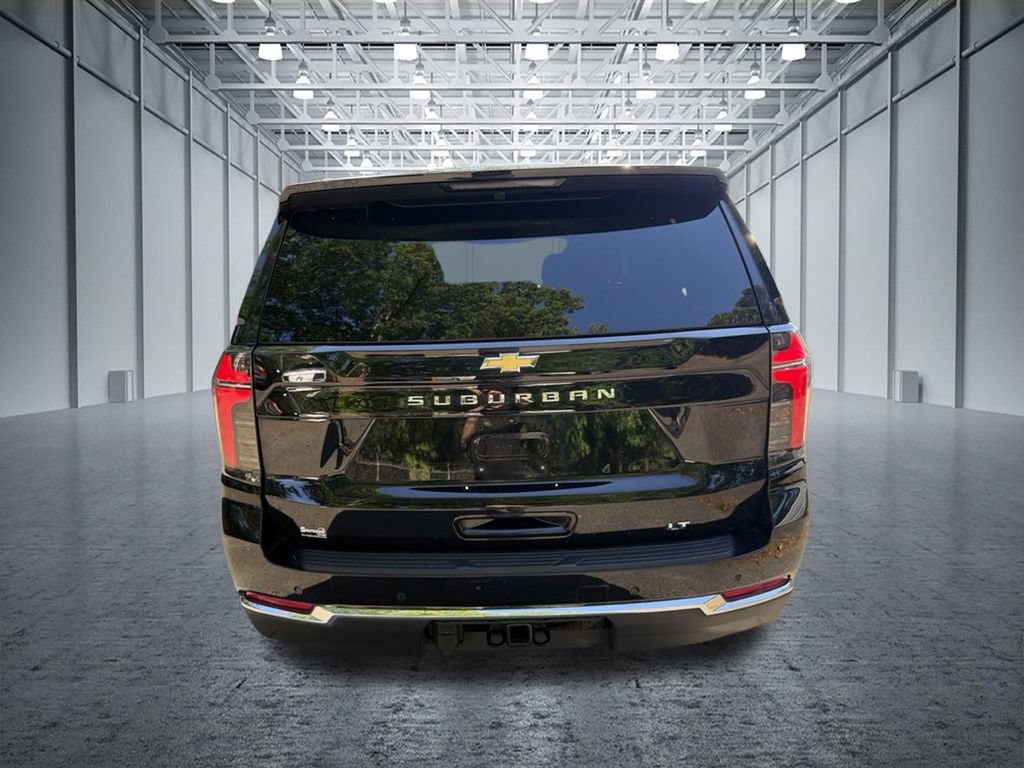 Used 2025 Chevrolet Suburban LT AWD/4WD image 4