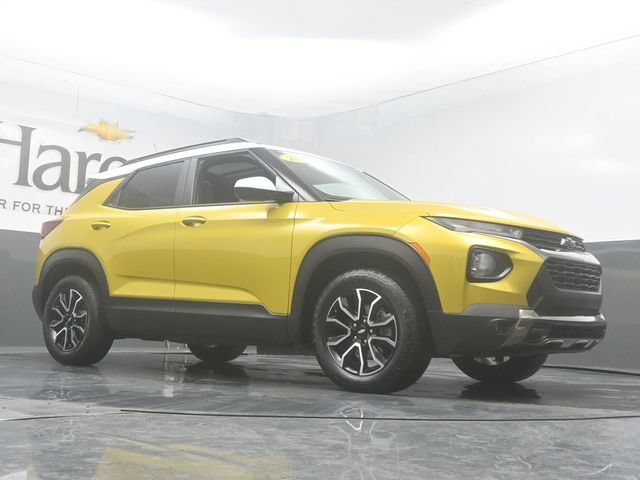 Used 2023 Chevrolet TrailBlazer ACTIV w/ Sun and Liftgate Package AWD/4WD image 2