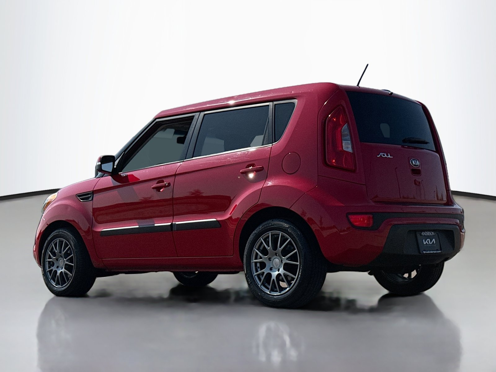 Used 2013 Kia Soul + w/ Audio Pkg FWD image 13