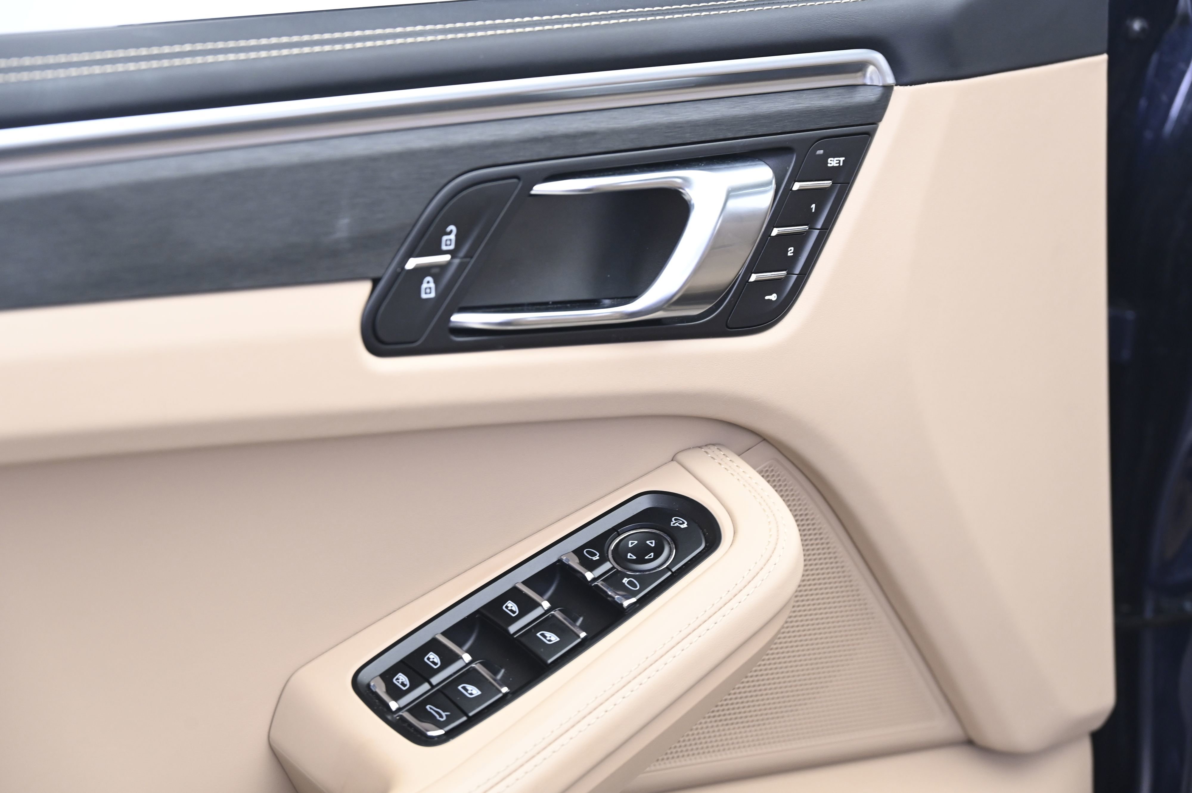 Certified 2022 Porsche Macan GTS image 27