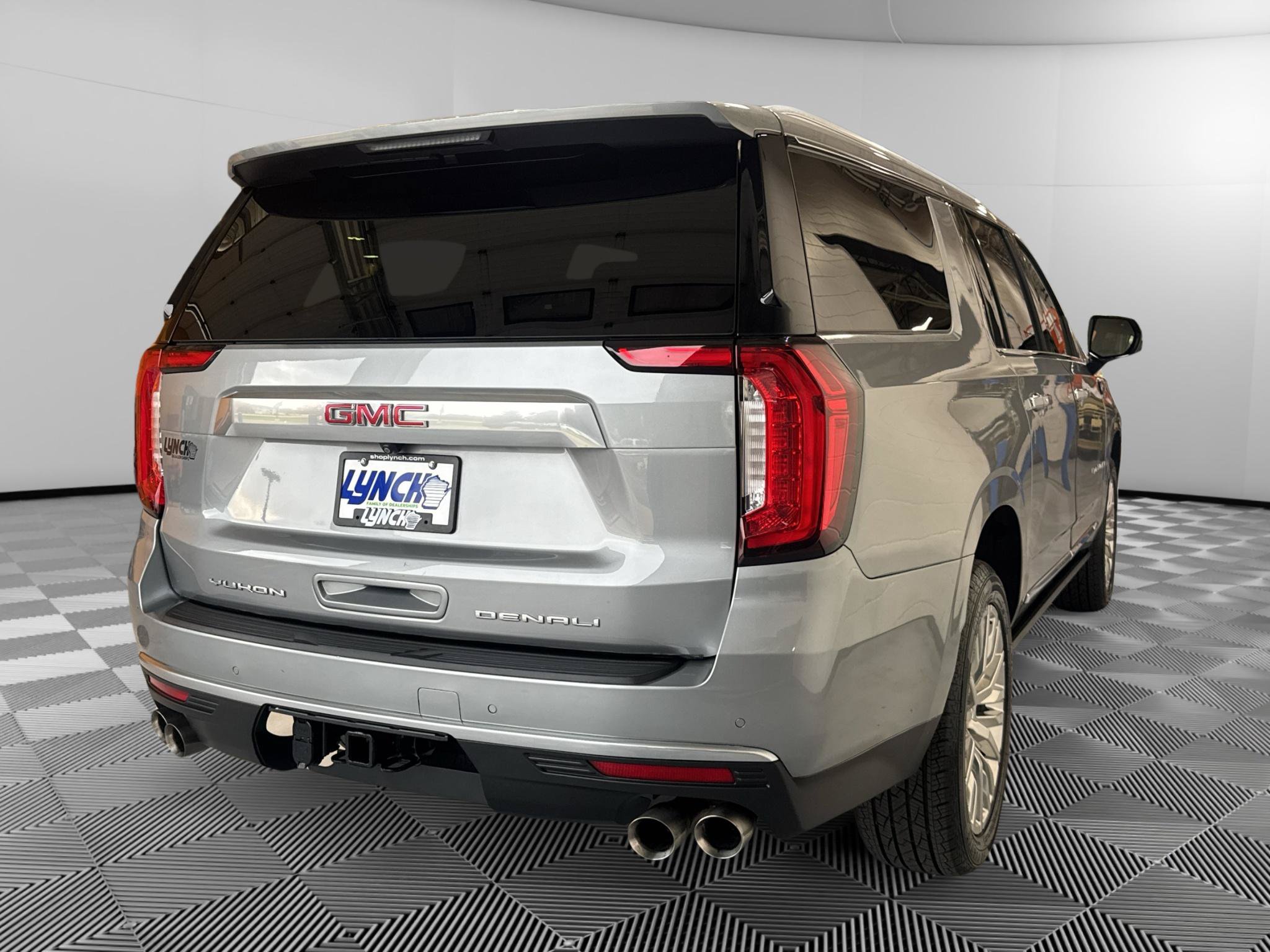 Used 2023 GMC Yukon XL Denali w/ Max Trailering Package AWD/4WD image 5