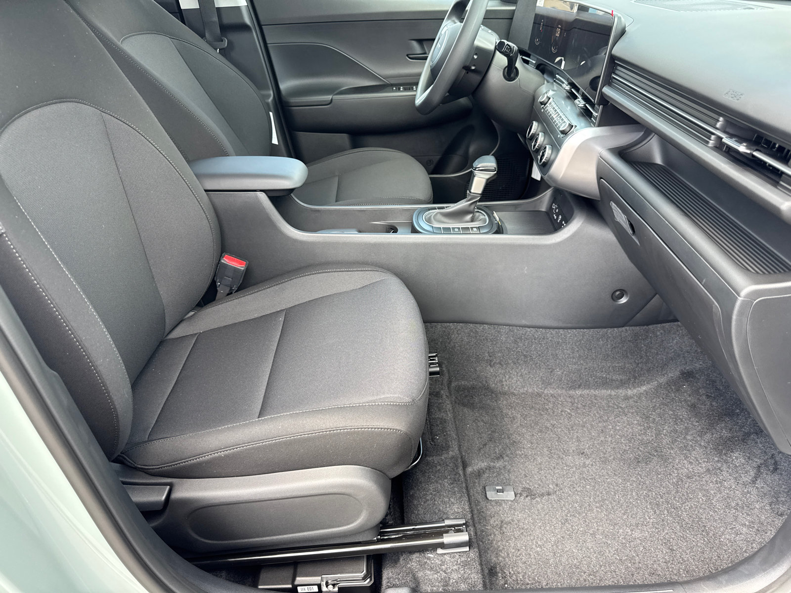 New 2027 Hyundai Kona SE FWD image 14