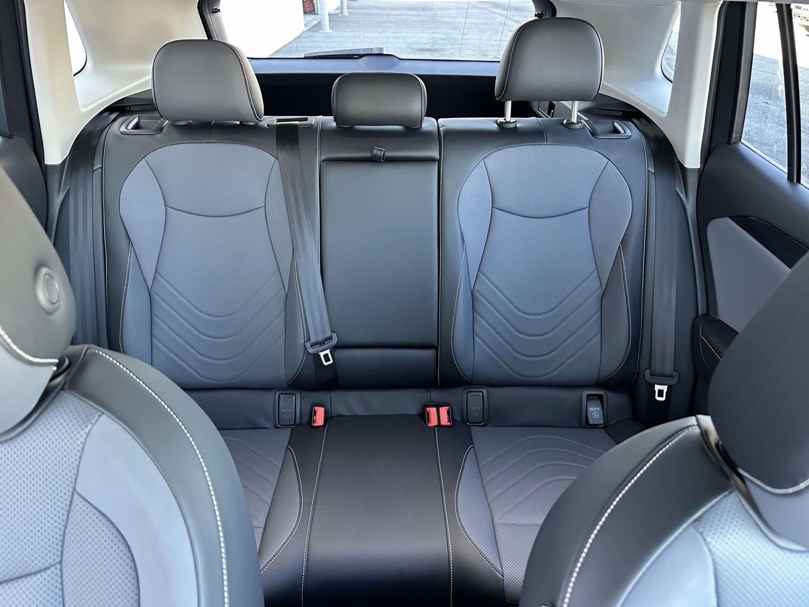 New 2026 Volkswagen Tiguan SE image 14