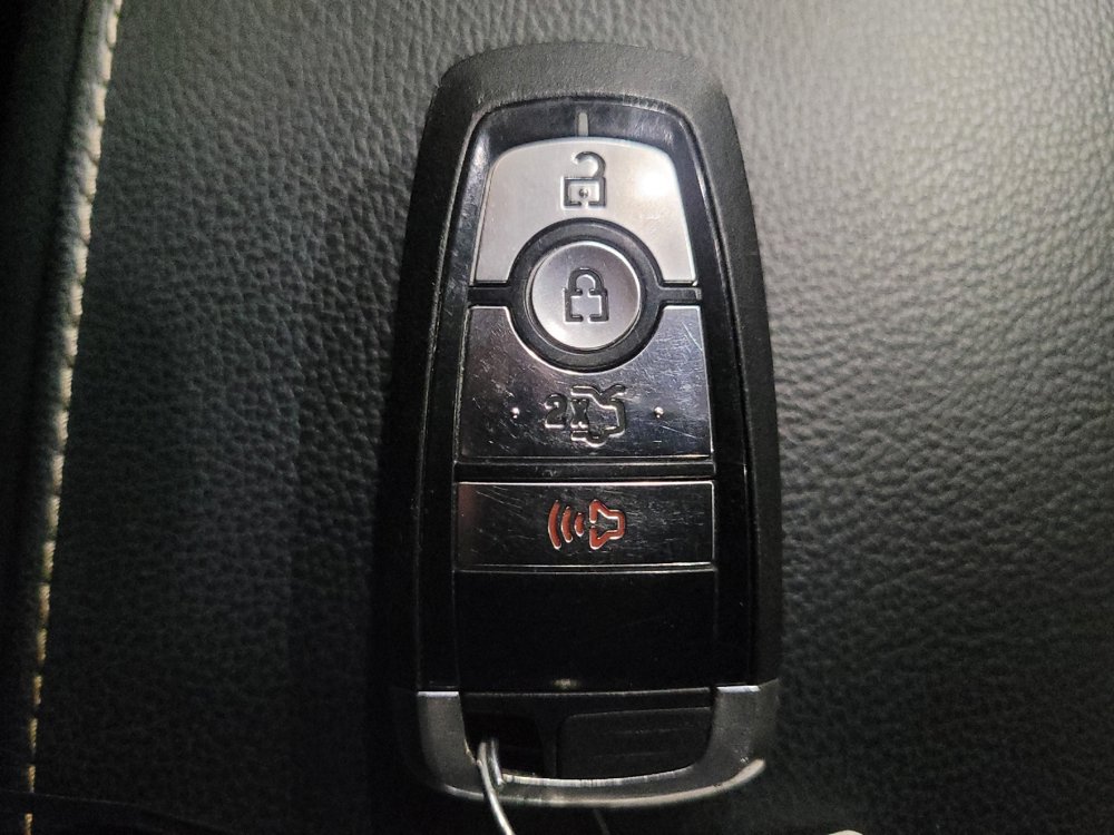 Used 2019 Ford Fusion SE FWD image 32