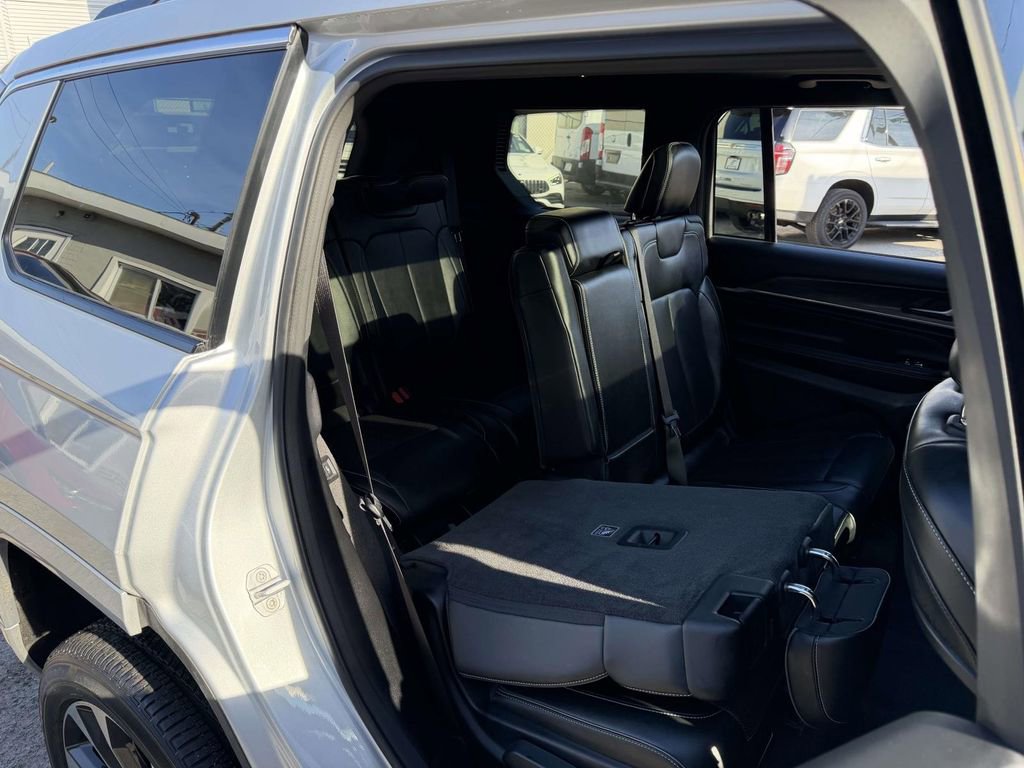 Used 2021 Jeep Grand Cherokee L Overland image 17