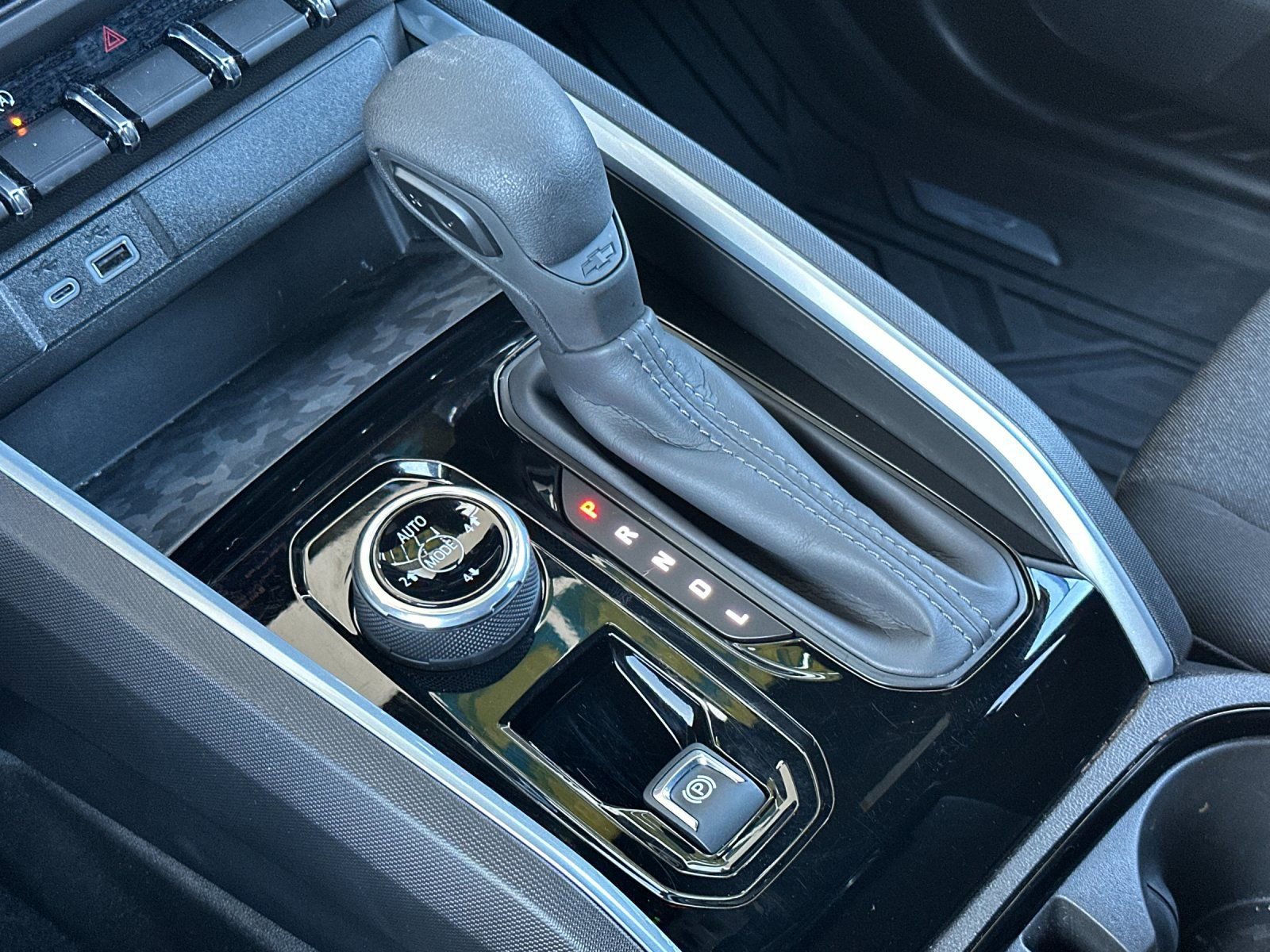 Used 2024 Chevrolet Colorado Trail Boss w/ LPO, Dark Essentials Package image 20