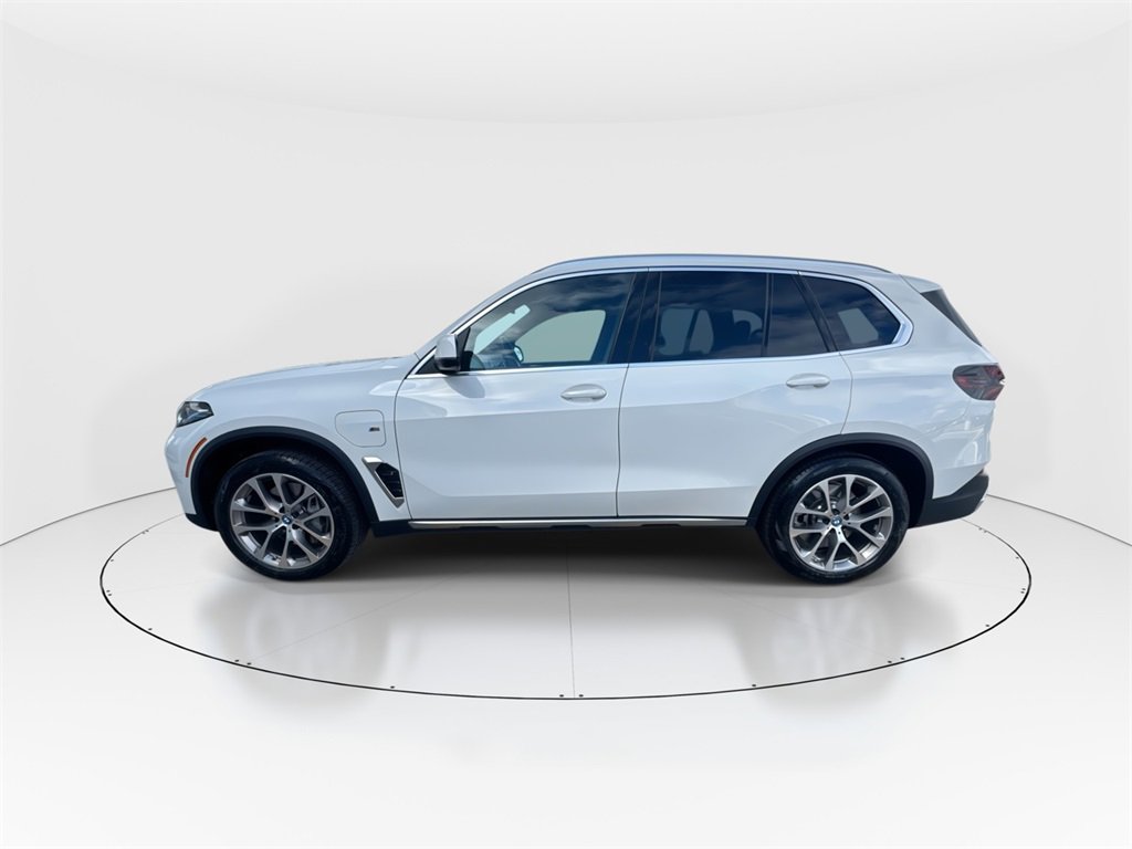 Used 2024 BMW X5 xDrive50e w/ Premium Package image 5
