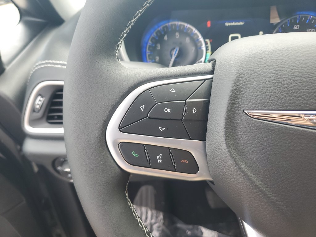 New 2026 Chrysler Pacifica Select FWD image 19
