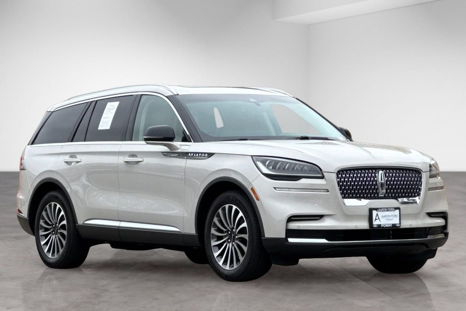Used 2023 Lincoln Aviator 2WD w/ Premium Package image 8
