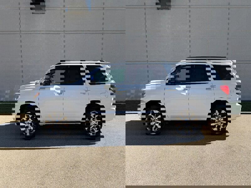 Used 2017 Toyota Sequoia Limited image 5